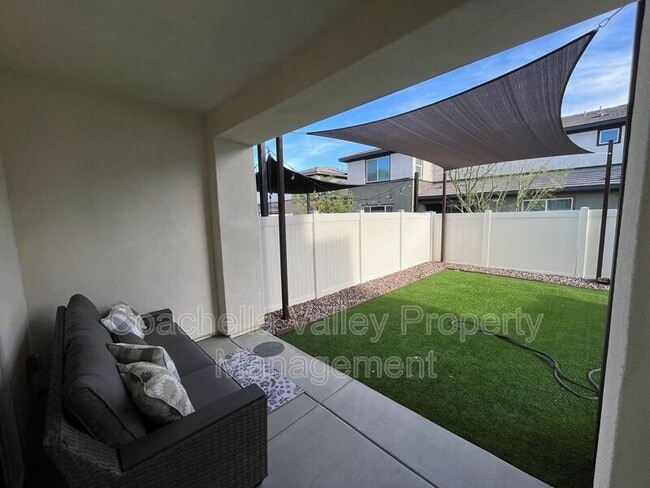 Building Photo - 76279 Cambridge Dr