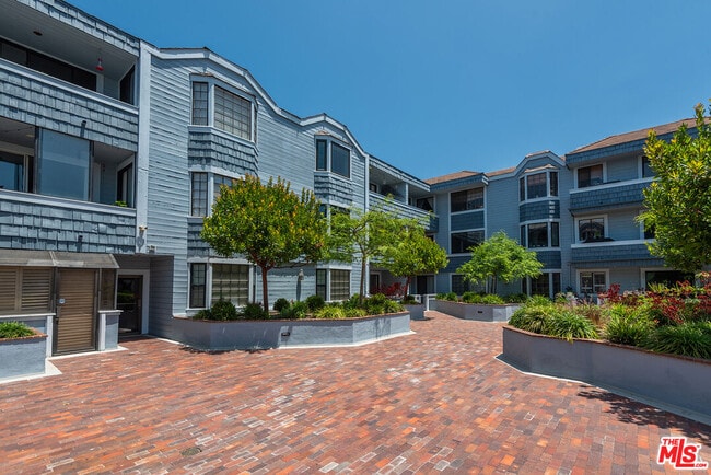 Building Photo - 311 Bora Bora Way