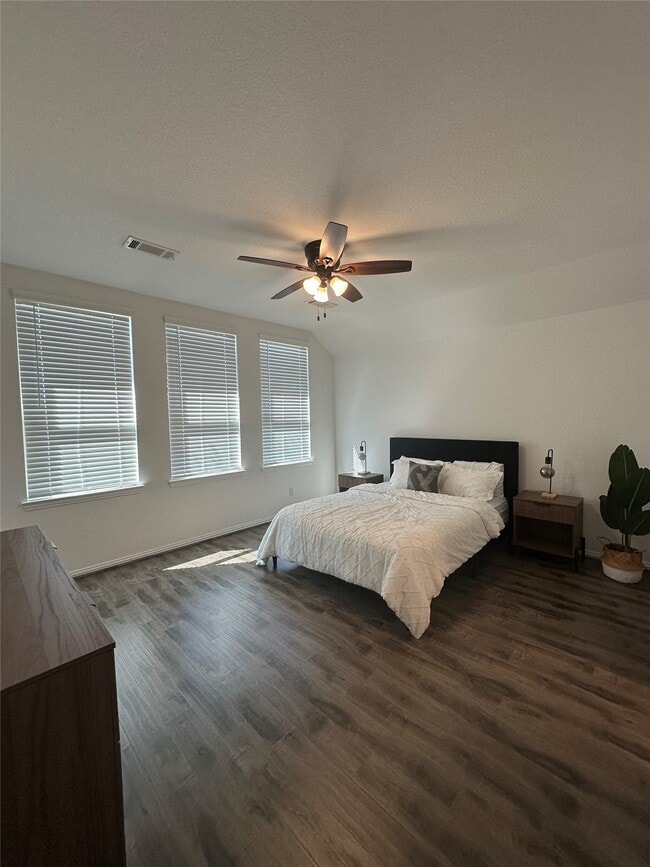 Building Photo - 4743 Glen Isle Dr