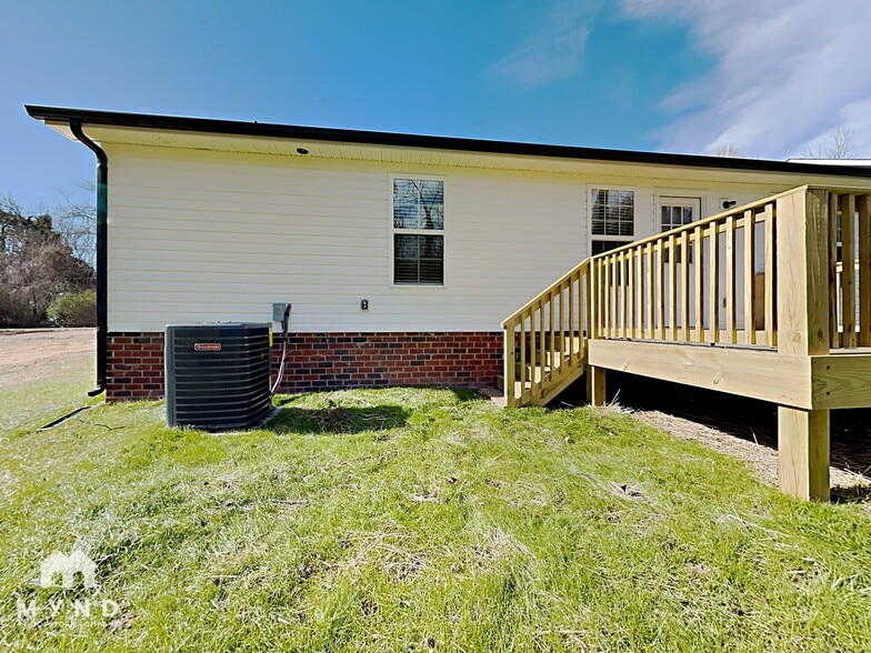 Building Photo - 1411 Oakshade Ave