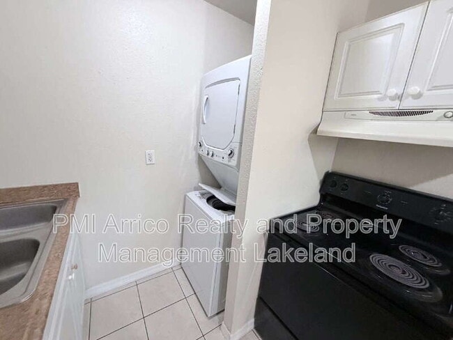 Building Photo - 507 Twin Pines Ln