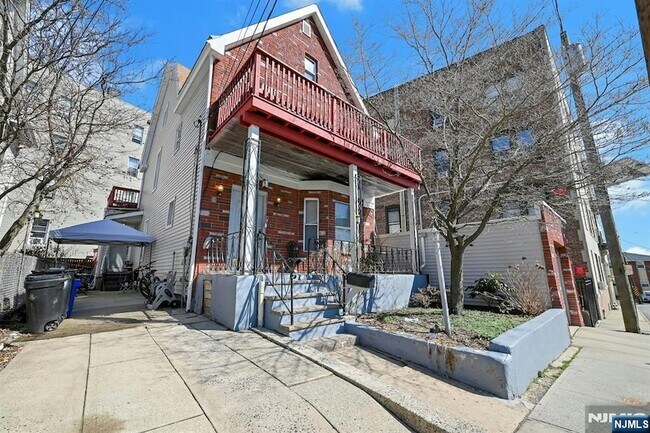 Building Photo - 30 Columbia Terrace