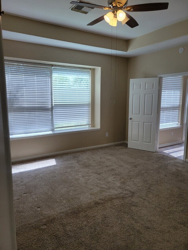 Building Photo - 14410 Floret Estates Ln