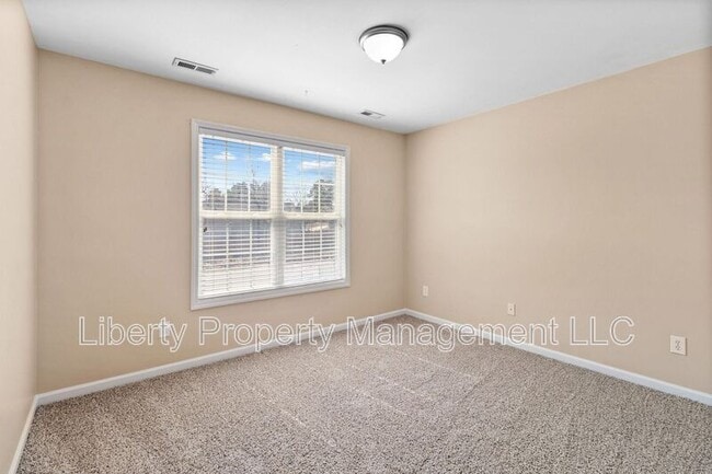 Building Photo - 47 Strike Eagle Dr