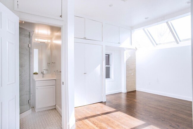 Building Photo - 37 Rutherford Ave