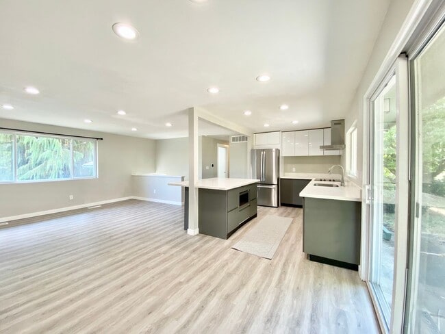 Building Photo - Great Home for rent