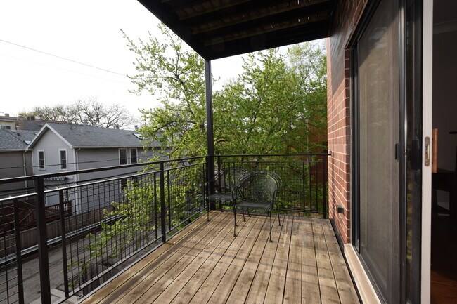 Building Photo - 2848 N Sheffield Ave