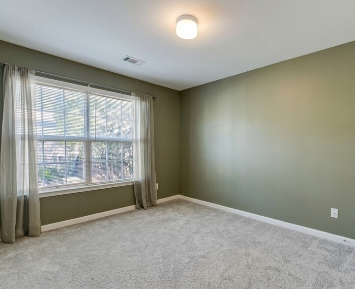 Building Photo - 955 Prestwyck Ct