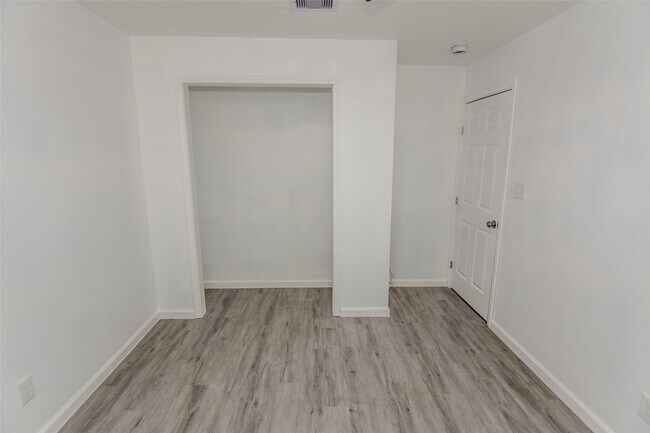 Building Photo - 9210 St Lo Rd