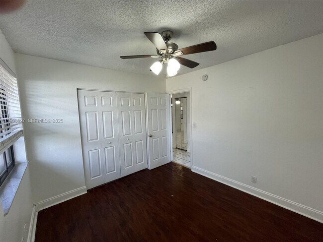 Building Photo - 2632 Riverside Dr