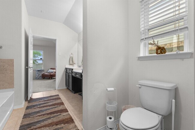 Building Photo - 1913 Kaiser Cove