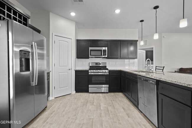 Building Photo - 7480 Rio Rimac Dr