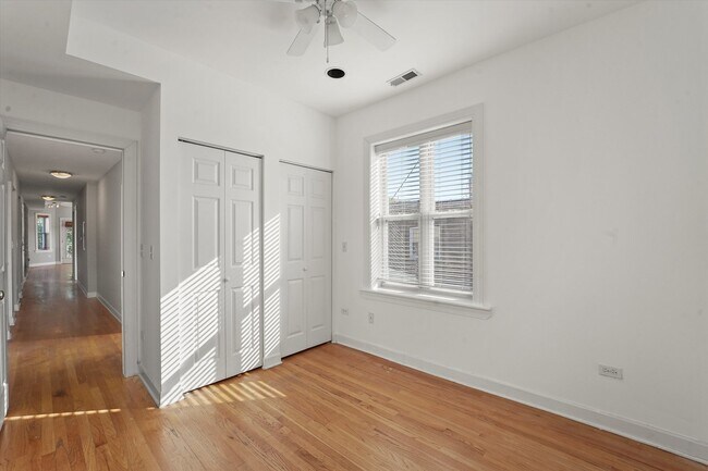 Building Photo - 2531 W Berwyn Ave