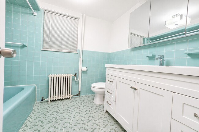 Building Photo - 343 Tremont Ave