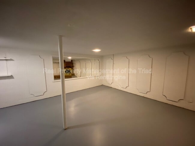 Building Photo - 926 Hilltop Blvd