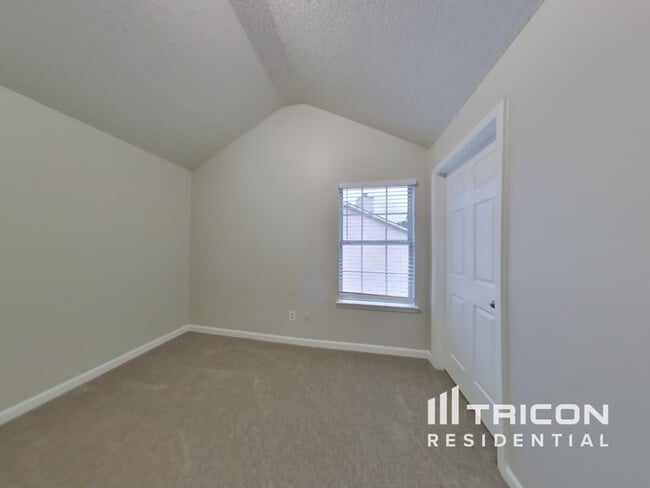 Building Photo - 340 Wekiva Ct