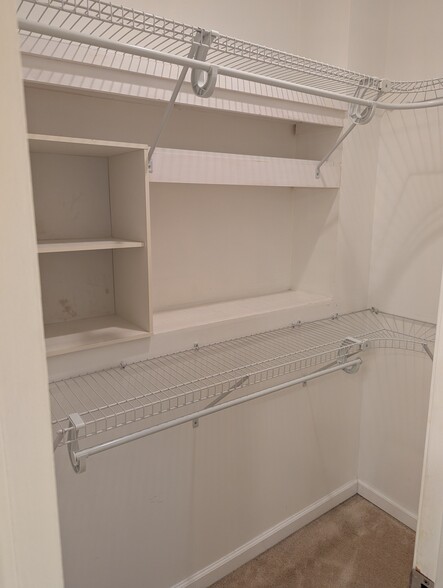 Building Photo - 2203 Amberley Dr