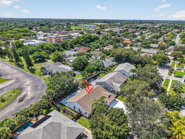 Building Photo - 1002 Julia Heights Dr