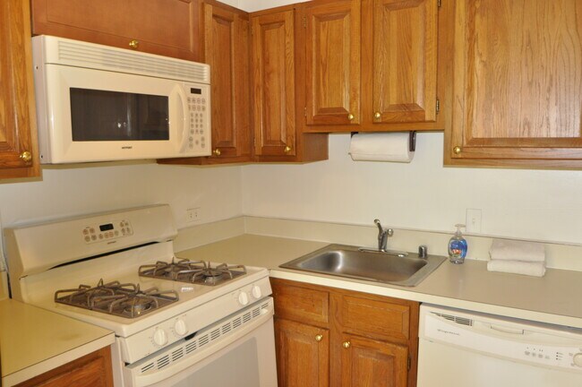 Kitchen - 3000 Spout Run Pkwy