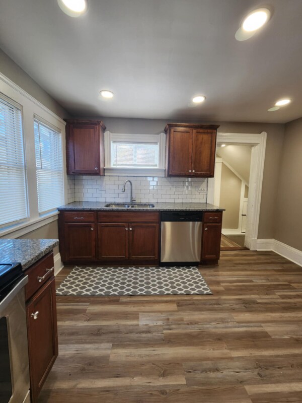 Building Photo - 1301 Buhrer Ave