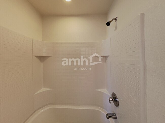Building Photo - 5564 Thunder Bay Dr