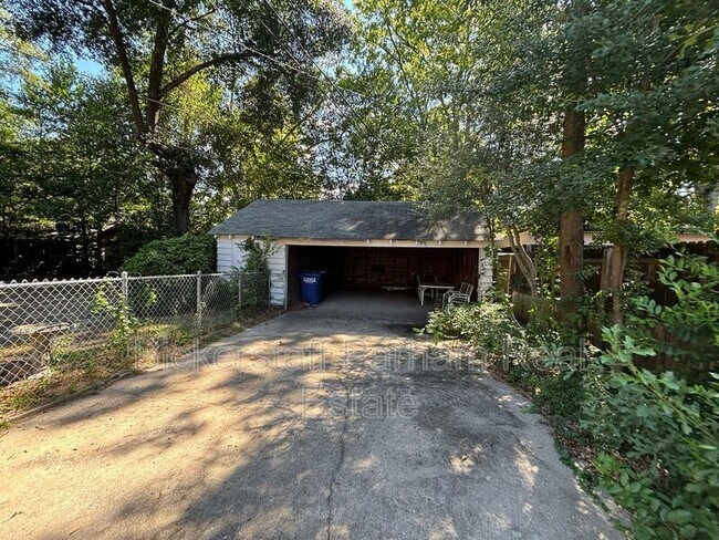 Building Photo - 2606 18th Ave