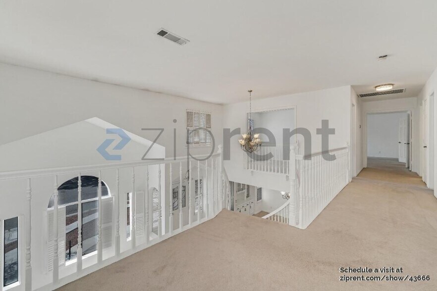 Building Photo - 3052 Carlotta Cir