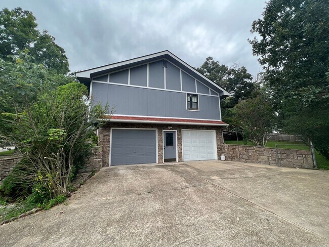 Building Photo - 109 Lasalle