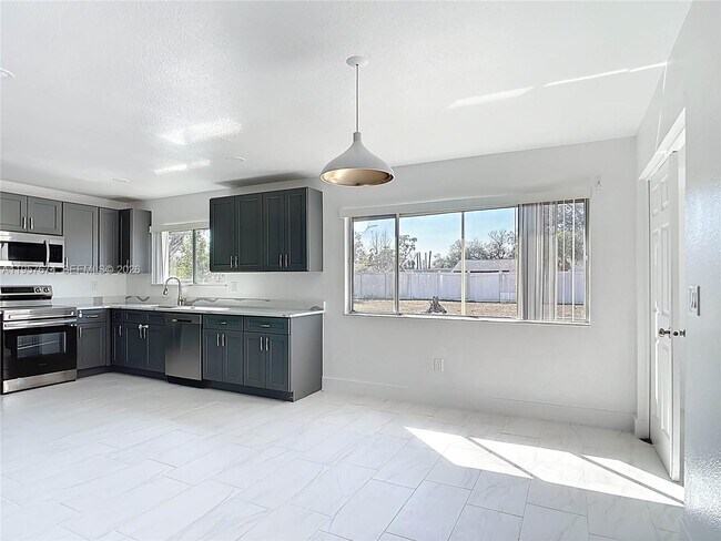 Building Photo - 4487 Pocatella Ave