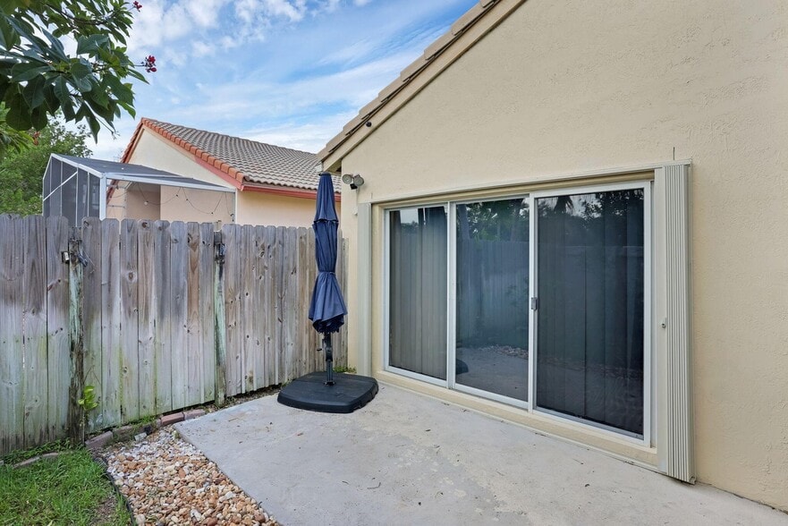 Building Photo - 7607 Colony Lake Dr