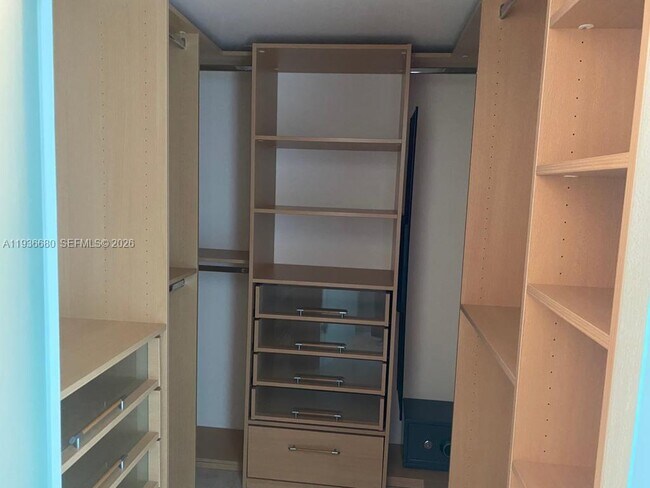 Building Photo - 2101 Brickell Ave