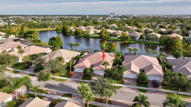 Building Photo - 11361 SW Pembroke Dr