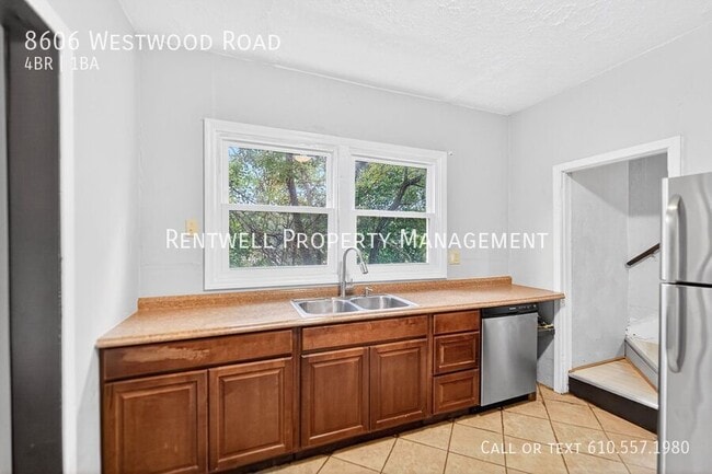 Building Photo - 8606 Westwood Rd