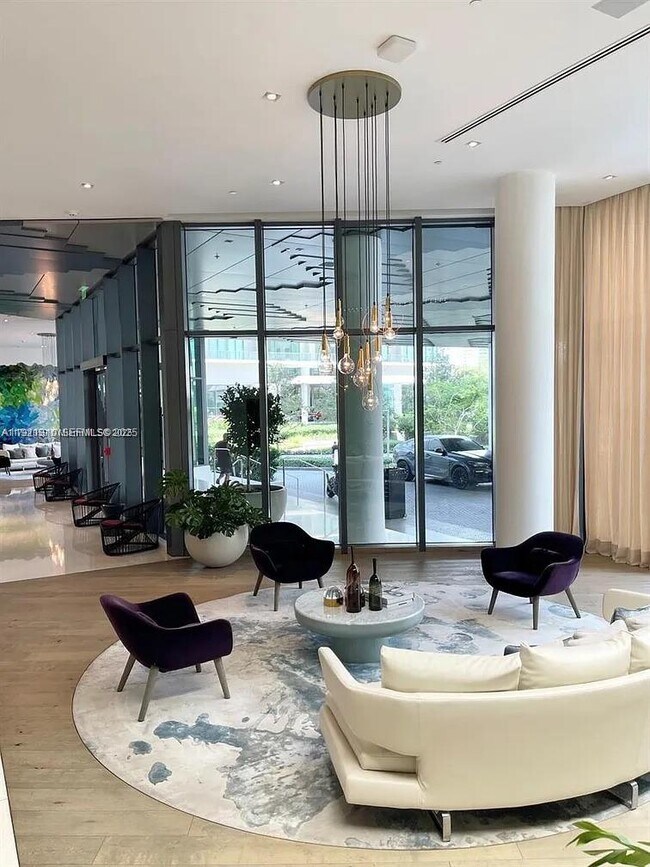 Building Photo - 650 NE 32nd St