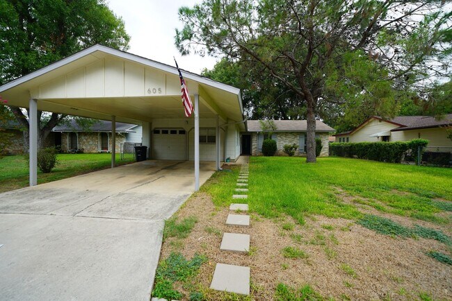 Primary Photo - Updated home in established Schertz Neighb...