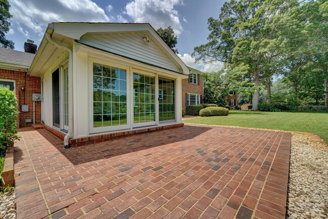 Building Photo - Available NOW! WATERFRONT Home in Witchduc...