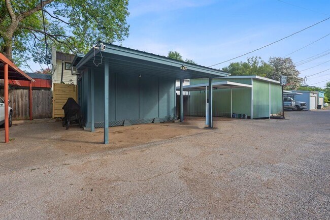Building Photo - 5807 Coventry Ln