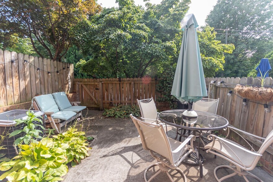 Building Photo - 2429 Avenham Ave SW