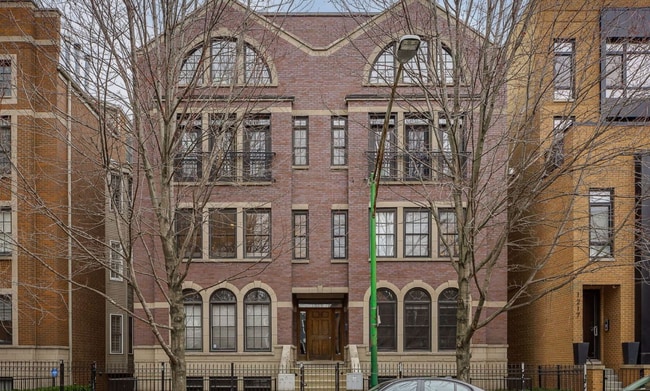 Primary Photo - 1221 N Paulina St