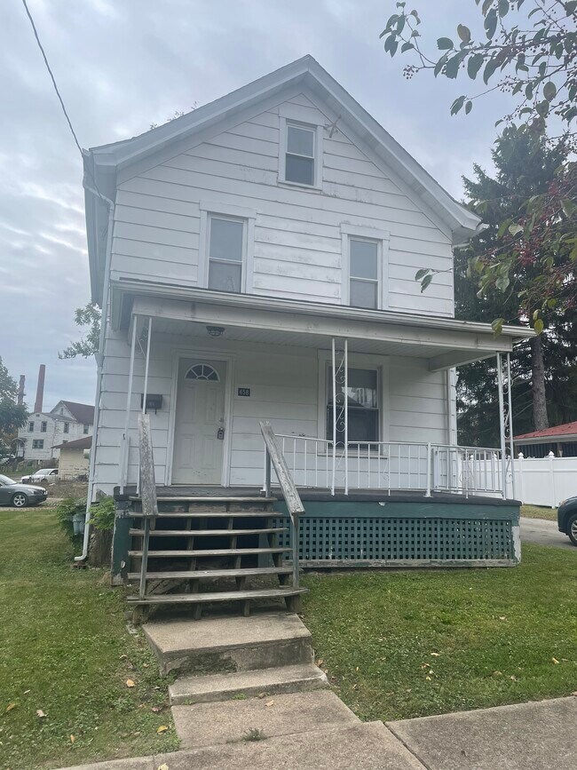 Primary Photo - 458 S 7th St