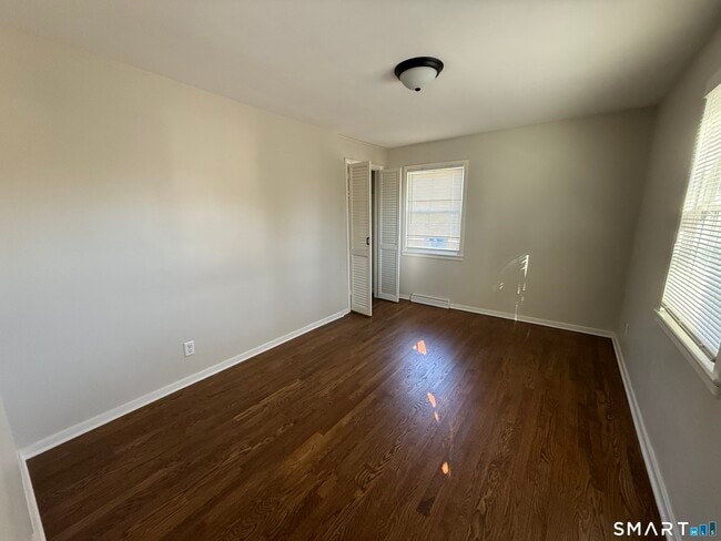 Building Photo - 38 Elmhurst Cir