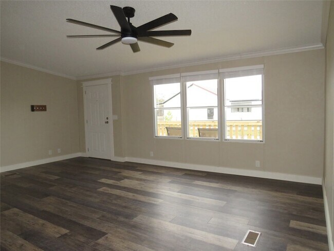 Building Photo - 2141 Crockett Rd