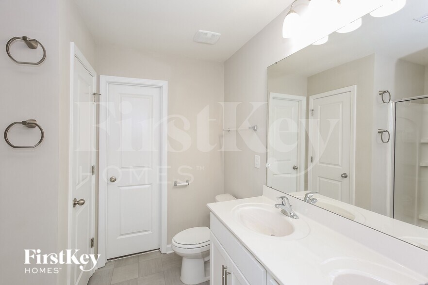 Building Photo - 1709 Savory Ln