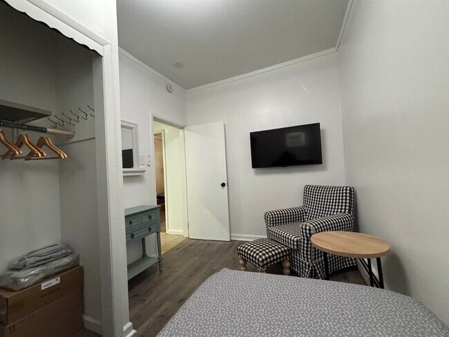 Building Photo - 66 Cottage St