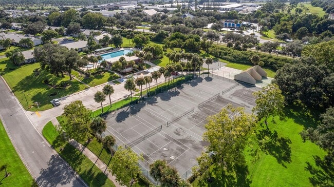 Building Photo - 3098 SW Sunset Trace Cir