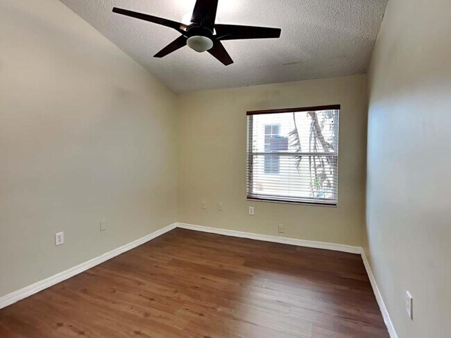 Building Photo - 3321 SW 175th Ave