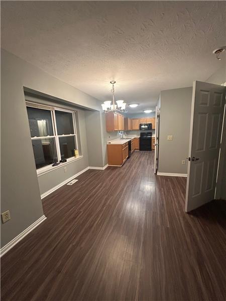 Building Photo - 580 Rosebud Cir