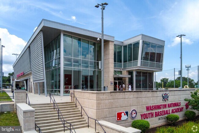 Building Photo - 4020 Grant St NE