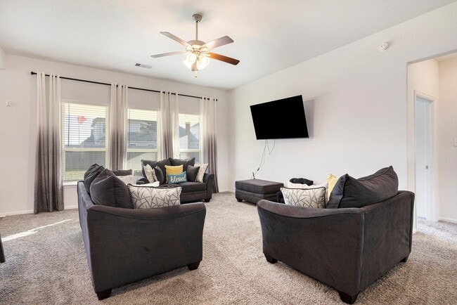 Building Photo - 24311 Huntcliff Dr