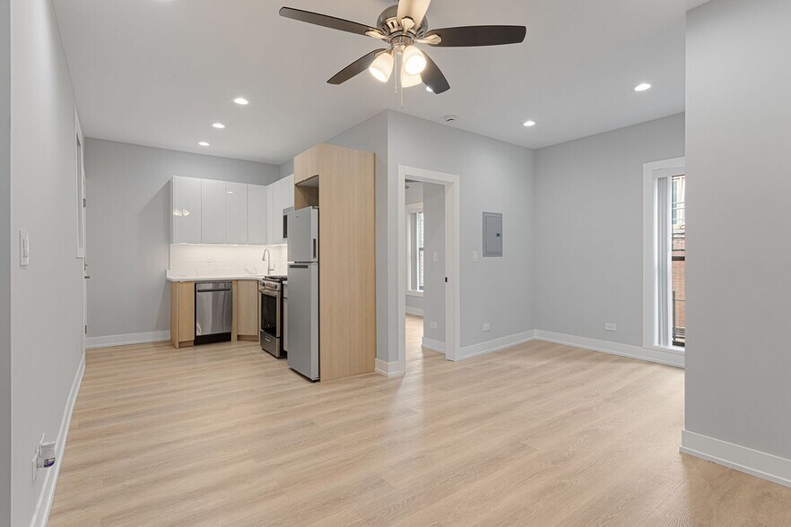 Primary Photo - 1651 W Jonquil Ter